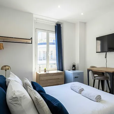 Renovated Cozy - Center - 2 Persons Apartment