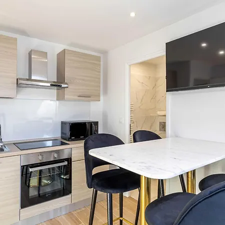 Renovated Cozy - Center - 2 Persons *