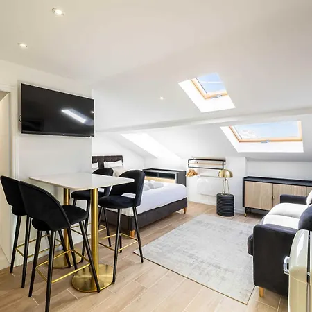 Renovated Cozy - Center - 2 Persons *