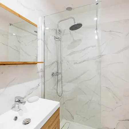 Renovated Cozy - Center - 2 Persons * كان