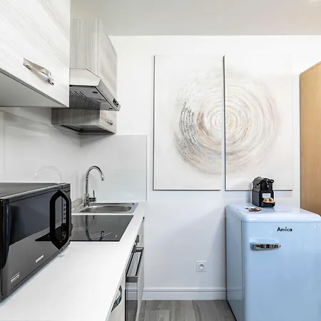 Renovated Cozy - Center - 2 Persons * كان